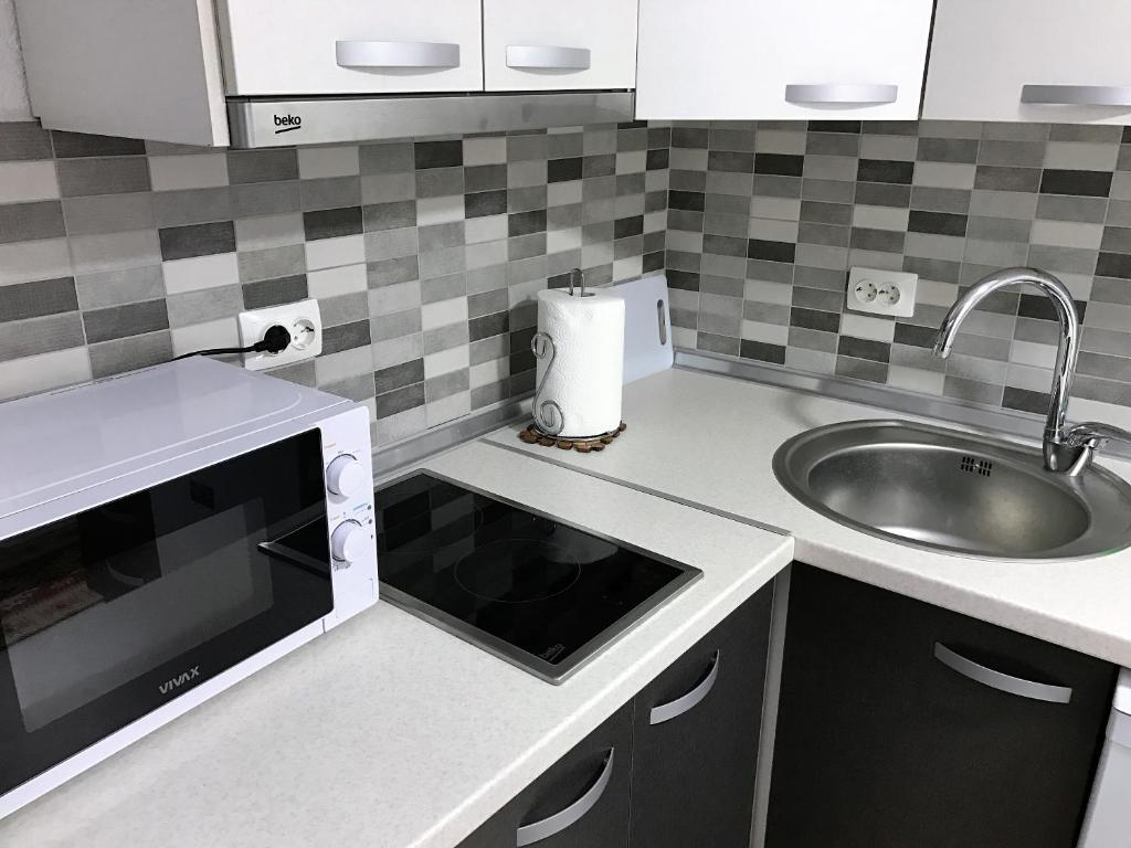 Villa Metulevi fully equipped modern kitchen